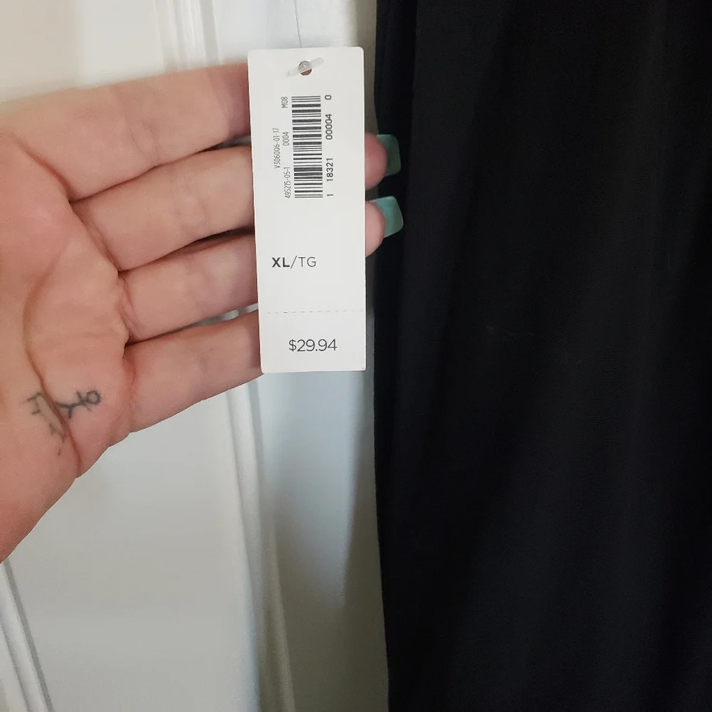 Old navy black dress - Picture 3 of 4